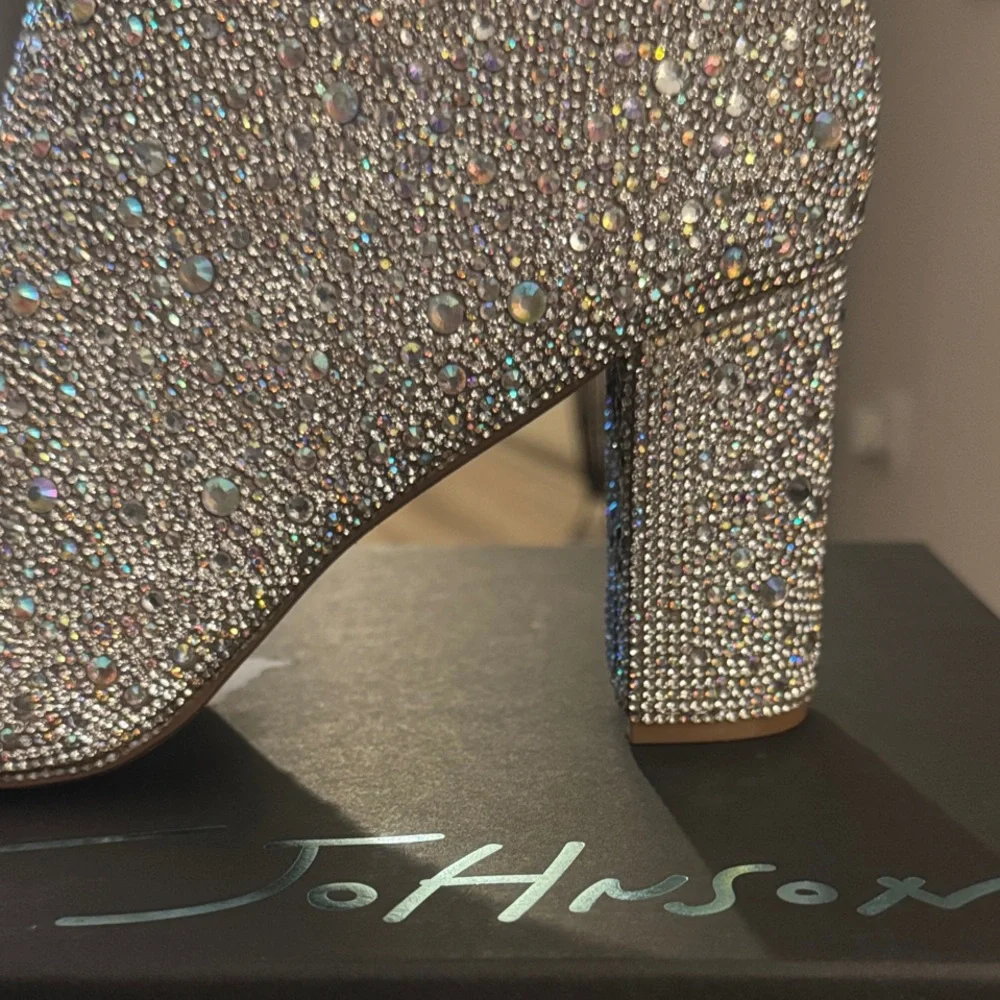 🔥Betsey Johnson🔥SB CADY RHINESTONE Silver Crystal-Studded Ankle Booties🔥NEW - Picture 2 of 16